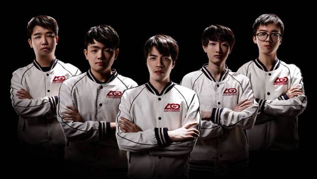 守在现代足 守在现代足